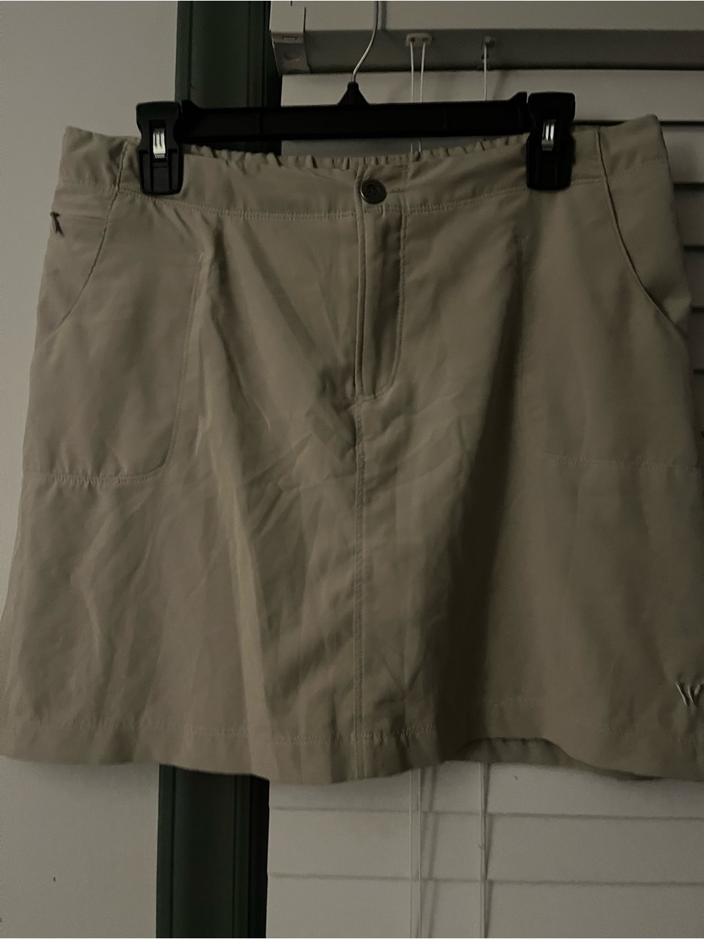 White Sierra Tan Women's Skort with Elastic Waist